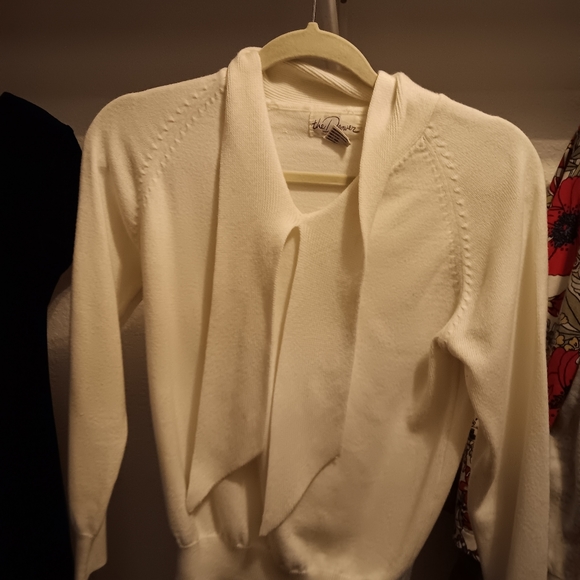 Vintage sweater with tie. Purchased from the Denver department store - Picture 3 of 3